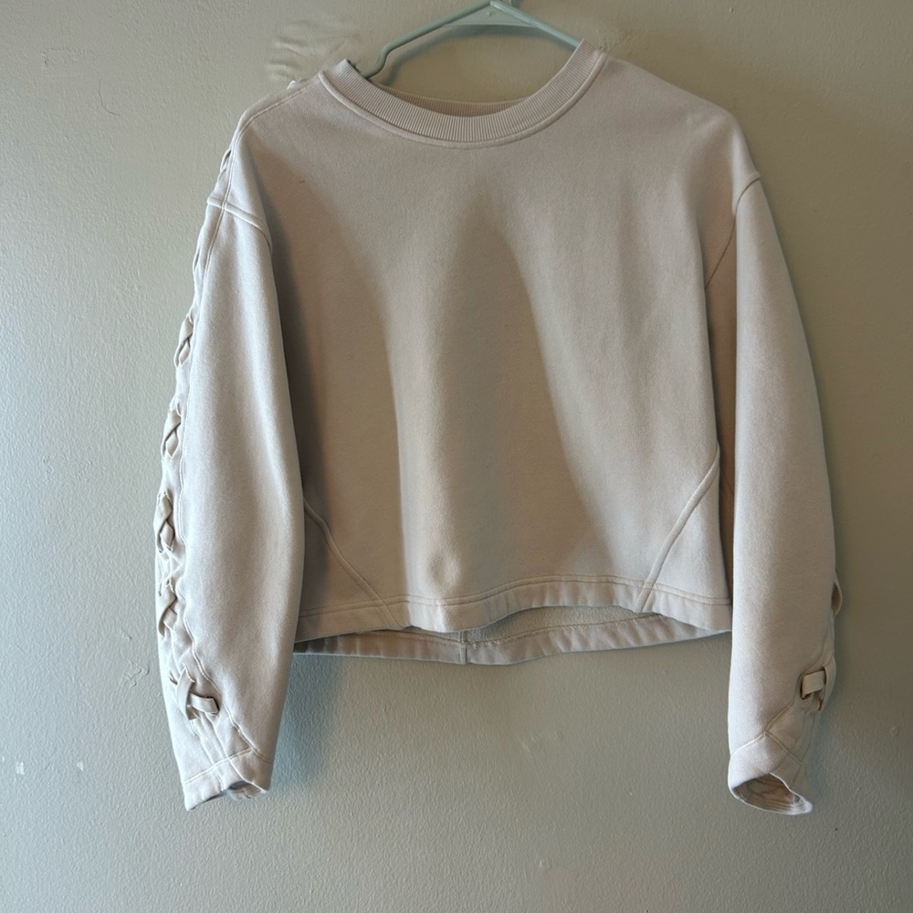 LULULEMON sweatshirt